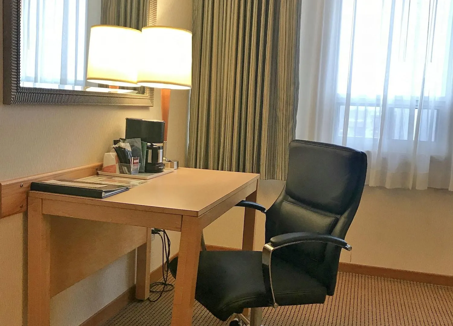 Quality Inn And Suites Montreal East 3*,