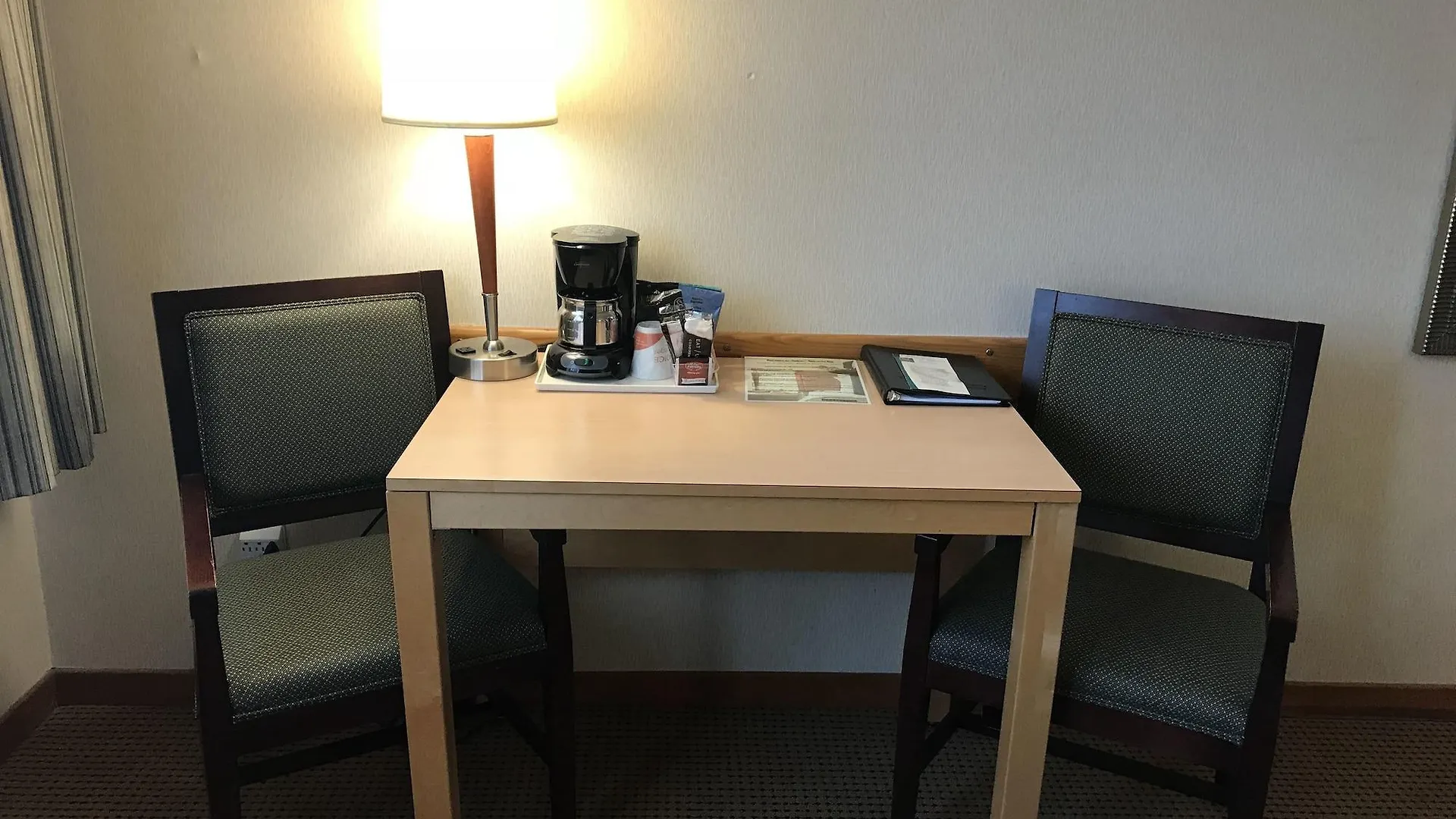 Quality Inn And Suites Montreal East Hotel