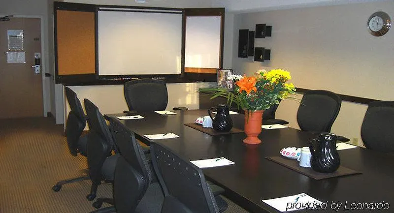 Quality Inn And Suites Montreal East 3*,